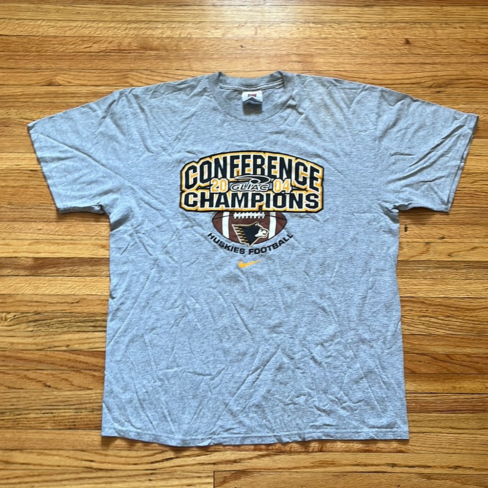 Vintage Huskies Football T-Shirt / Nike / 2004 Conference Champions / XL